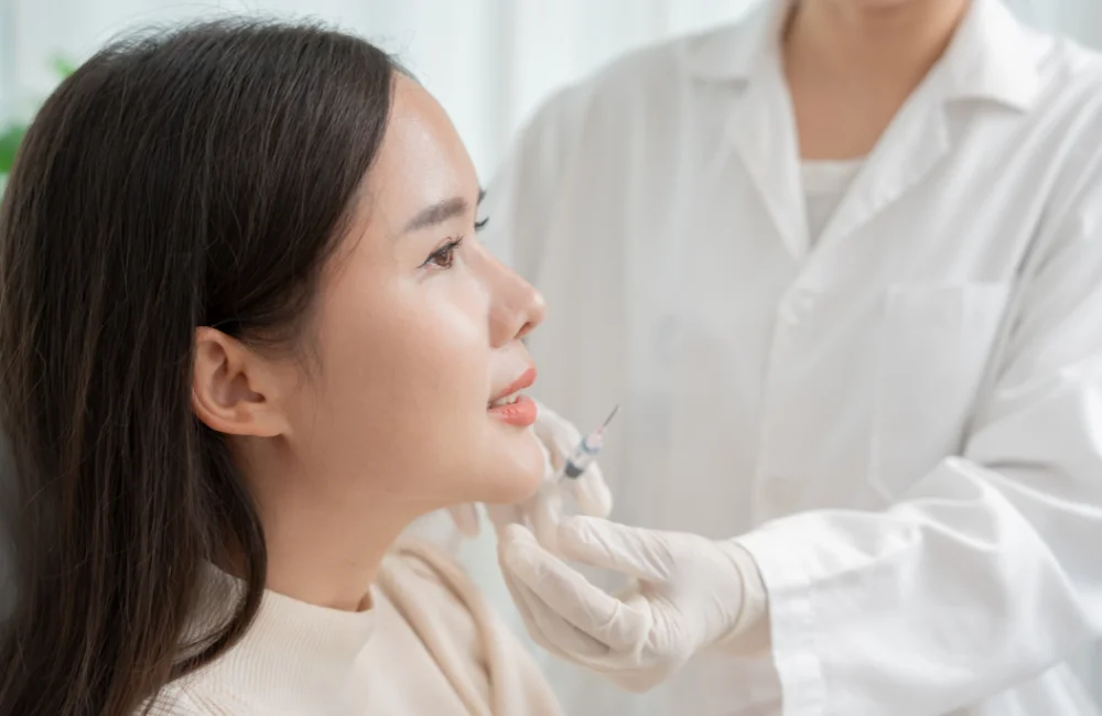 ฉีดฟิลเลอร์ใต้ตาที่ M Vita Clinic